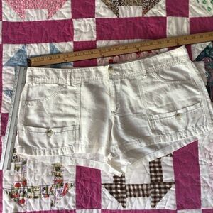 American Eagle short shorts.